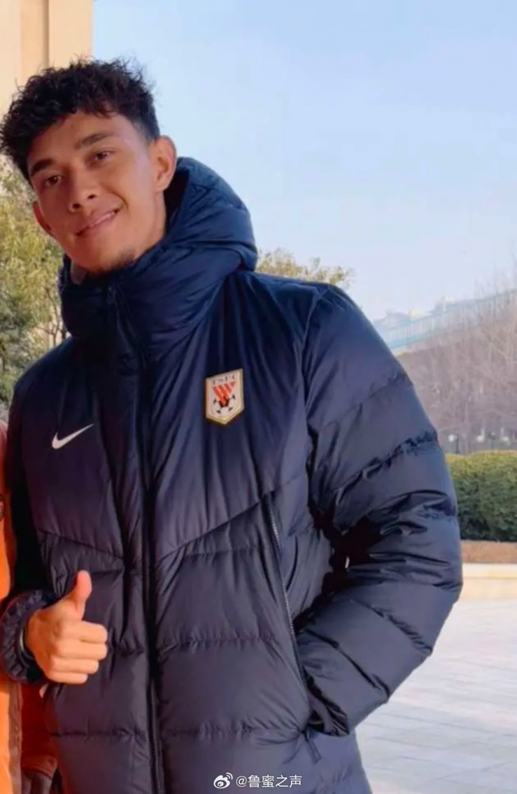  博主：泰山隊新援李小恒已抵達俱樂(lè )部，明天將隨隊登泰山祈福