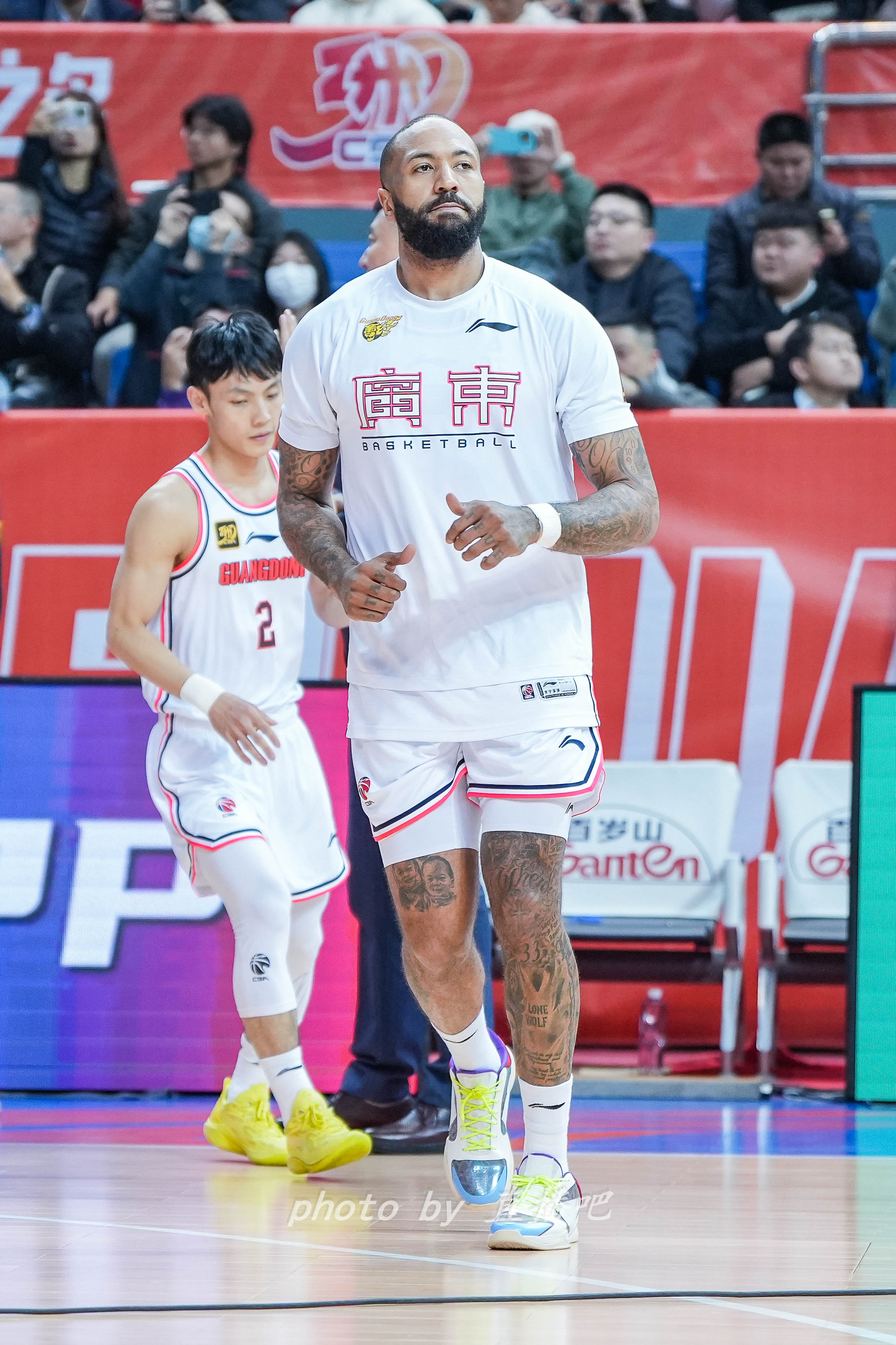  打得不錯！36歲吉倫沃特原本的第三外援卻成廣東男籃的真大腿