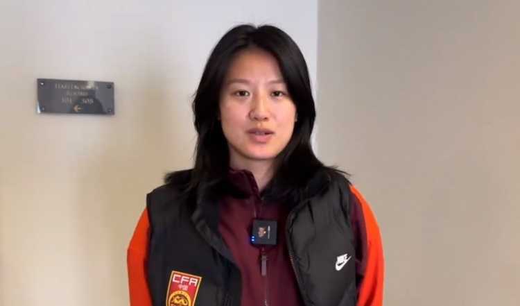  汪琳琳：范迪克是我的偶像和目標，希望變成他那樣全面的中后衛