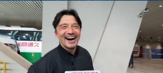 帶孩子和帶球隊哪個(gè)更累？謝暉笑言：都累，但帶孩子更累