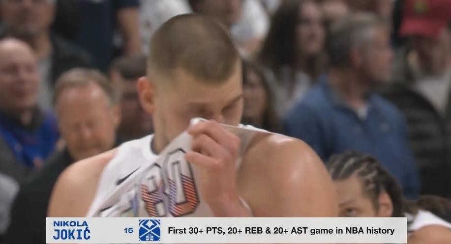  你貸款？轉播方字幕：約基奇30+20+20！NBA歷史首人！