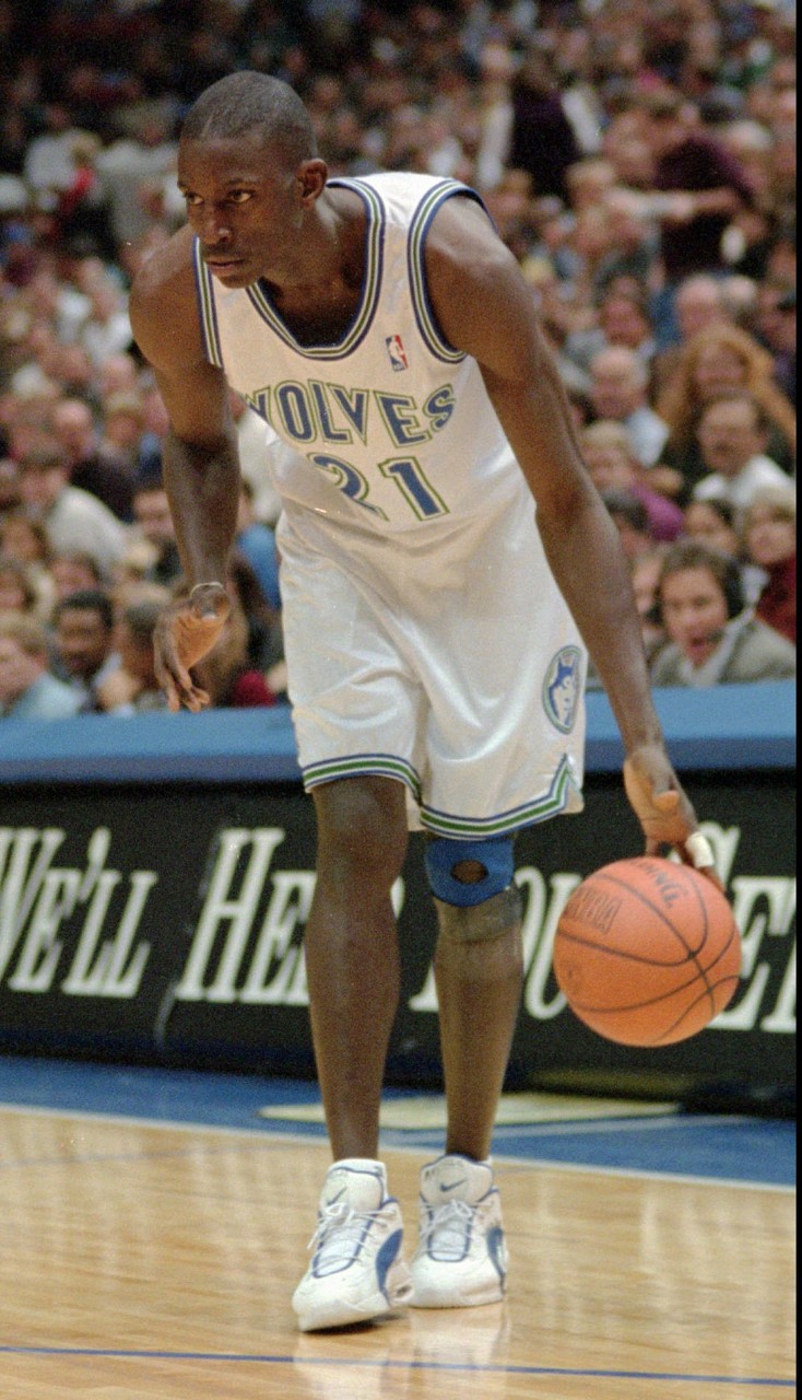  KG：你以為我喜歡狼隊老板那個(gè)XX？我們來(lái)NBA就是工作&拿錢(qián)回家