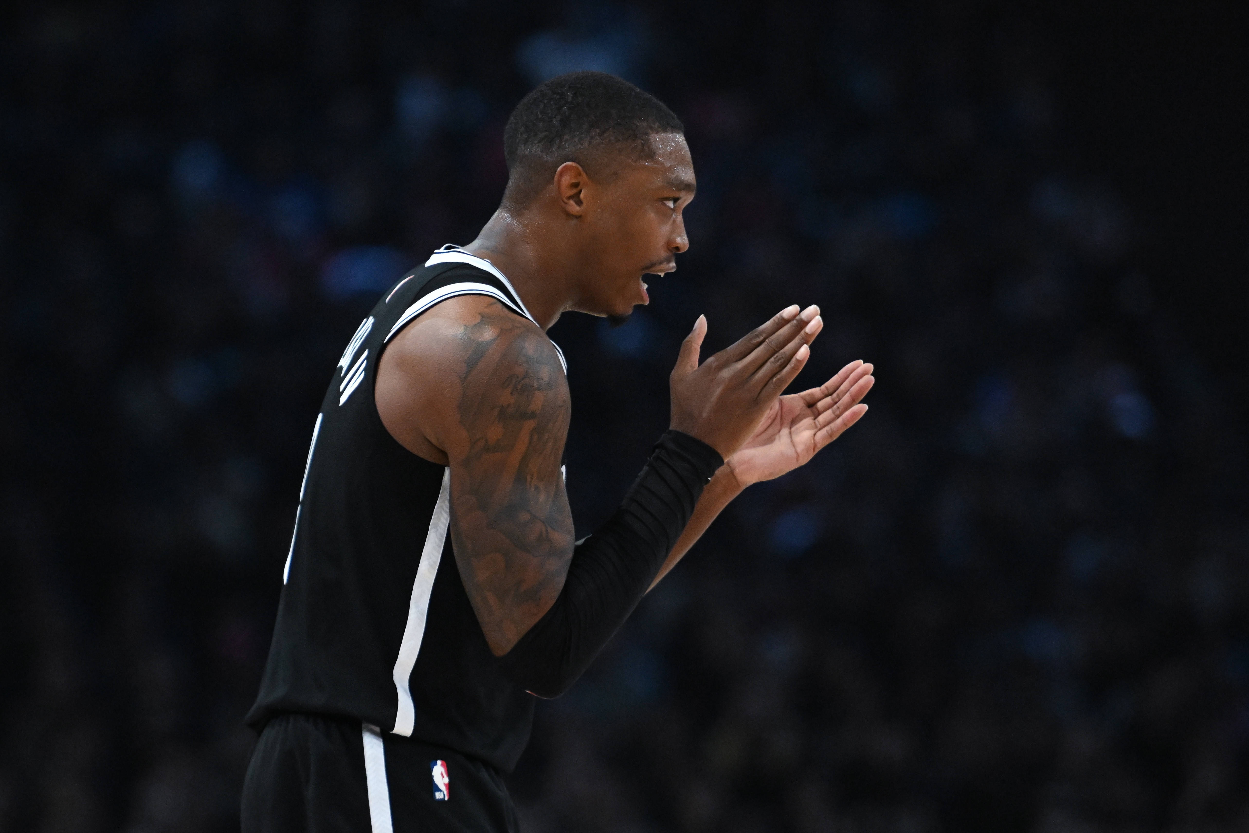  合同包含NBA買(mǎi)斷條款！薪資專(zhuān)家：買(mǎi)斷市場(chǎng)需密切關(guān)注朗尼-沃克