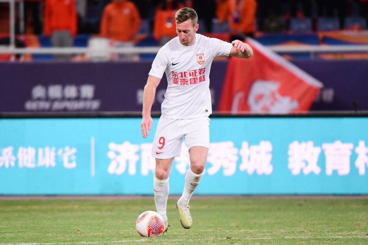  熱身賽：長(cháng)春亞泰2-1青島海牛 貝里奇、奧莫伊胡安弗破門(mén)???