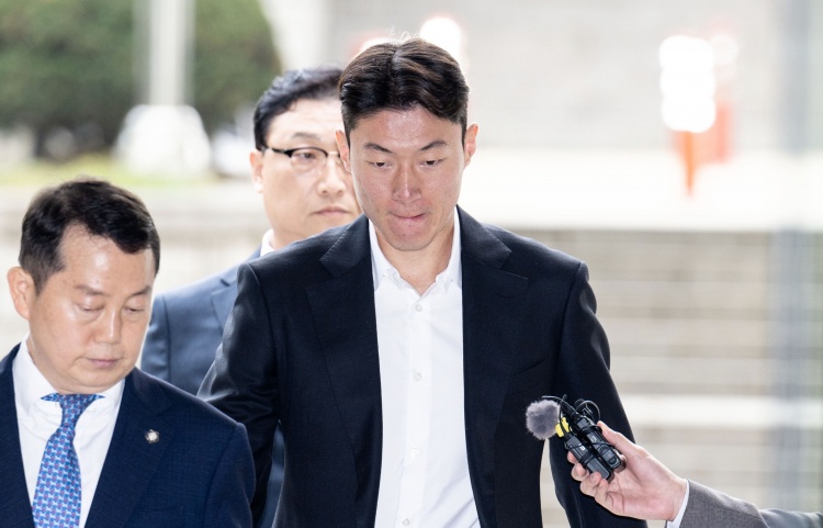  韓國國腳黃義助非法拍攝不雅視頻，一審被判有期徒刑1年緩刑2年！