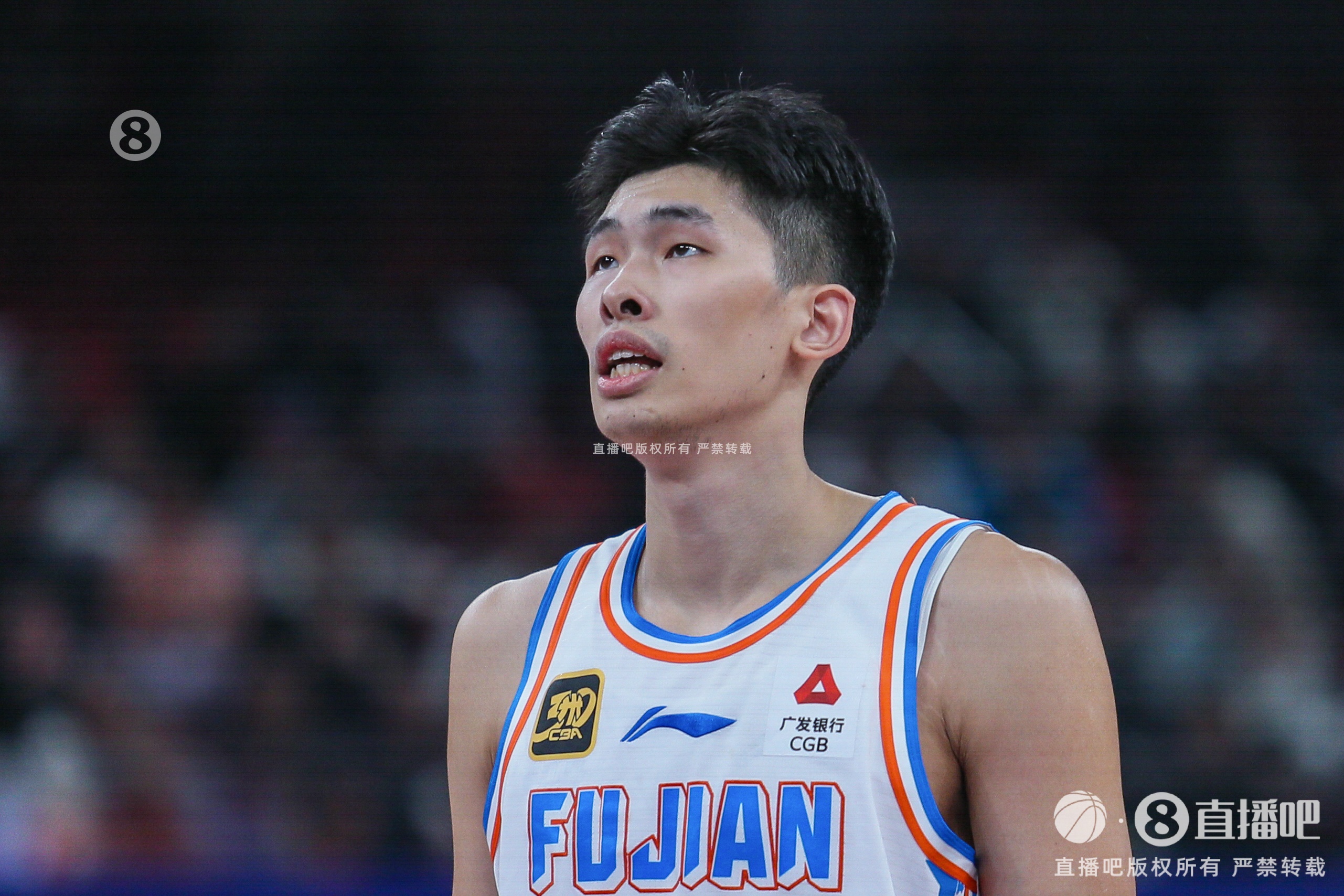  厲害！鄒陽(yáng)出戰42分鐘 13投6中攬下17分19板3斷3帽