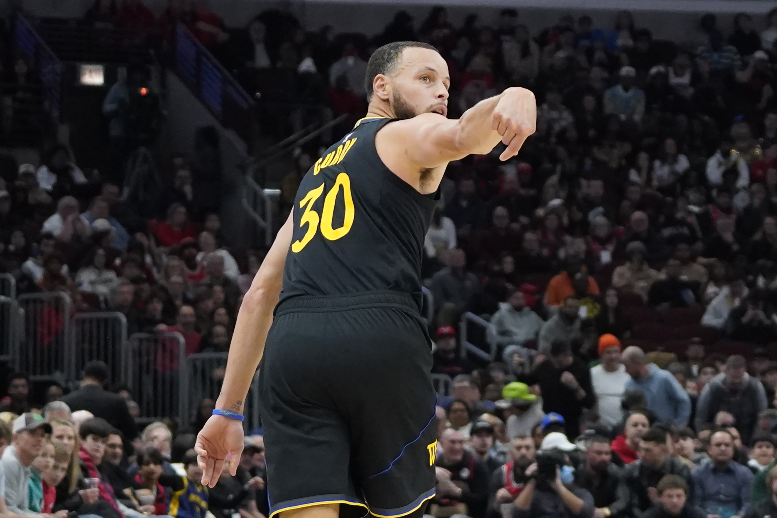  NBA單場(chǎng)進(jìn)8+三分場(chǎng)數榜：庫里87次斷檔第1 表哥第2克萊第3哈登第4