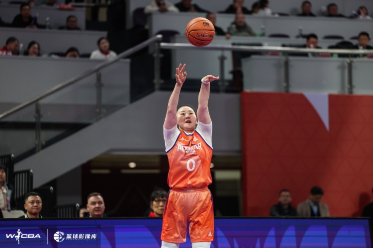  表現可以！武桐桐15分鐘10中6拿到15分3板9助